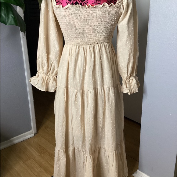 R. Vivimos Chic Cream Long Sleeve Textured Maxi Dress 4/6 - Picture 8 of 11